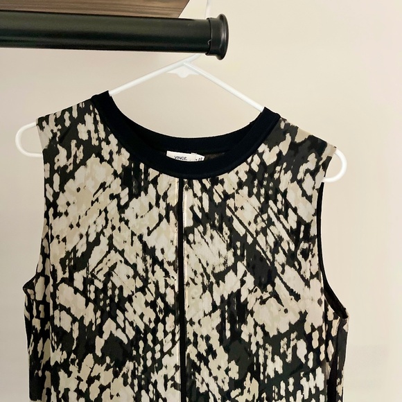 Vince 100% Silk Sleeveless Shift Dress Abstract/Snakeskin-ish Print ~ Size 8 - Picture 4 of 11